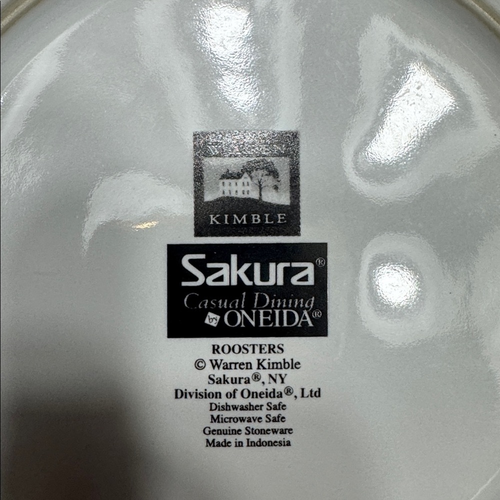 (4) 8” Sakura “Roosters” by Warren Kimble ceramic salad/dessert plates. - Picture 6 of 6